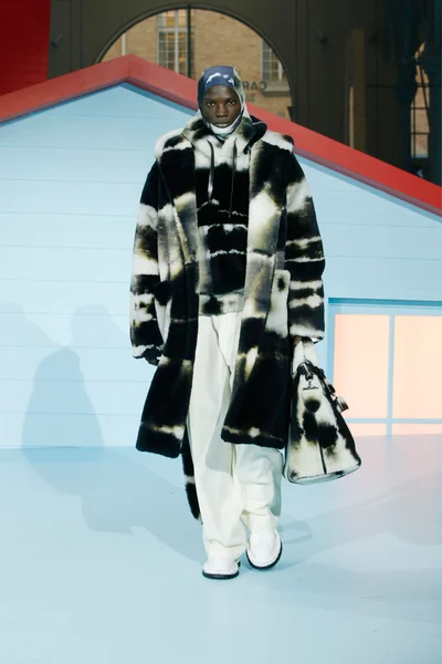 Look 57